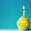 כרטיס ברכה קאפקייק צהוב עם נר
